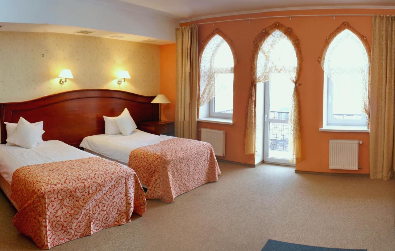 Premier Hotel Shafran Sumy Exteriör bild