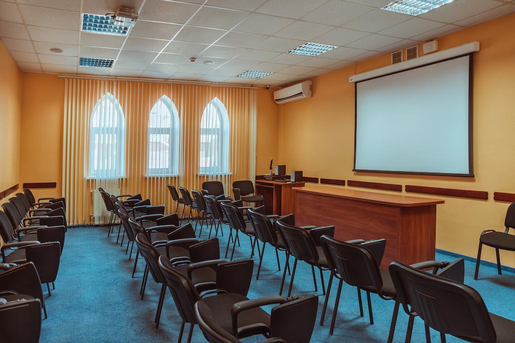 Premier Hotel Shafran Sumy Exteriör bild