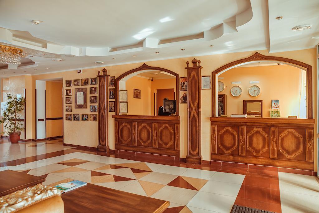 Premier Hotel Shafran Sumy Exteriör bild