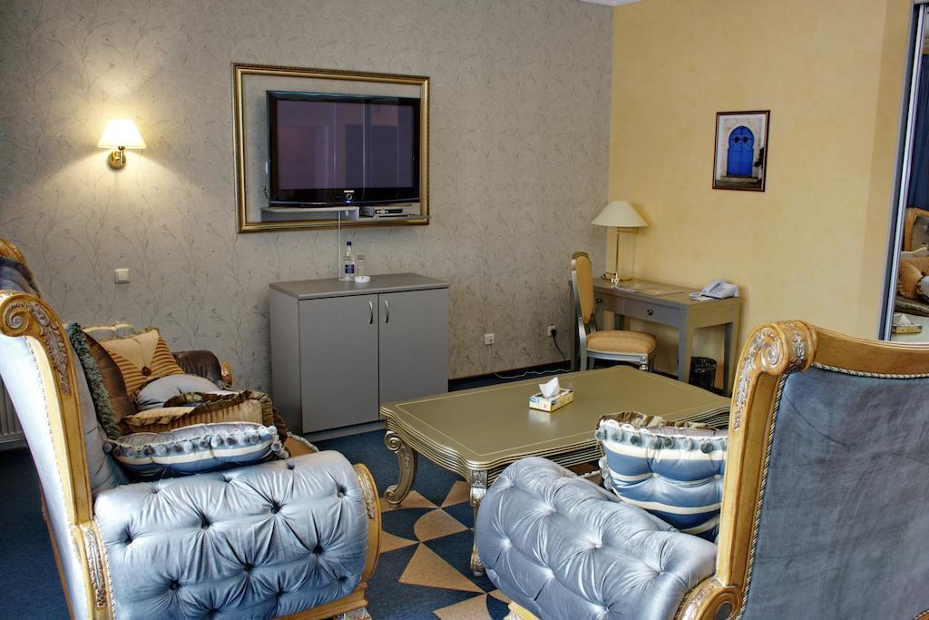 Premier Hotel Shafran Sumy Rum bild