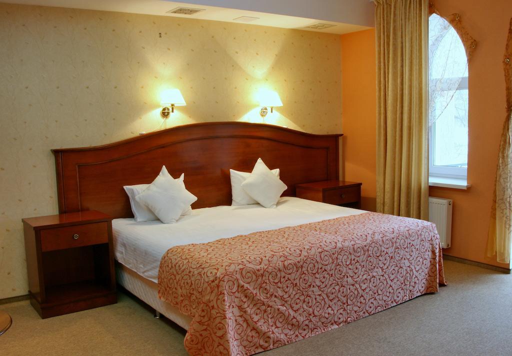 Premier Hotel Shafran Sumy Rum bild