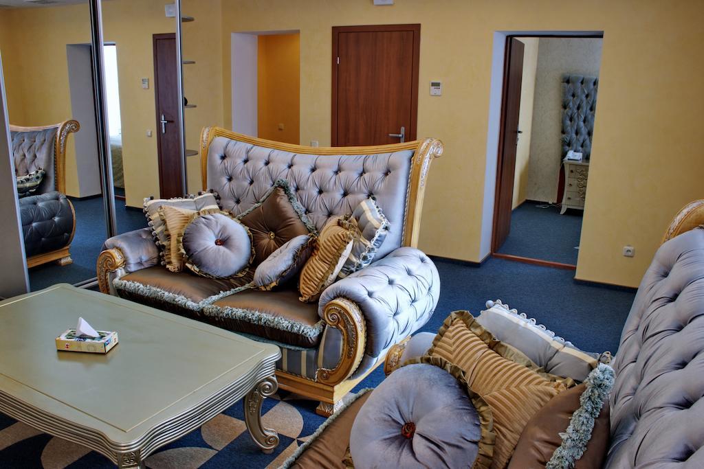 Premier Hotel Shafran Sumy Rum bild