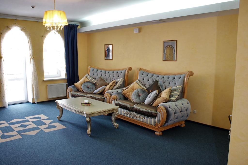 Premier Hotel Shafran Sumy Exteriör bild